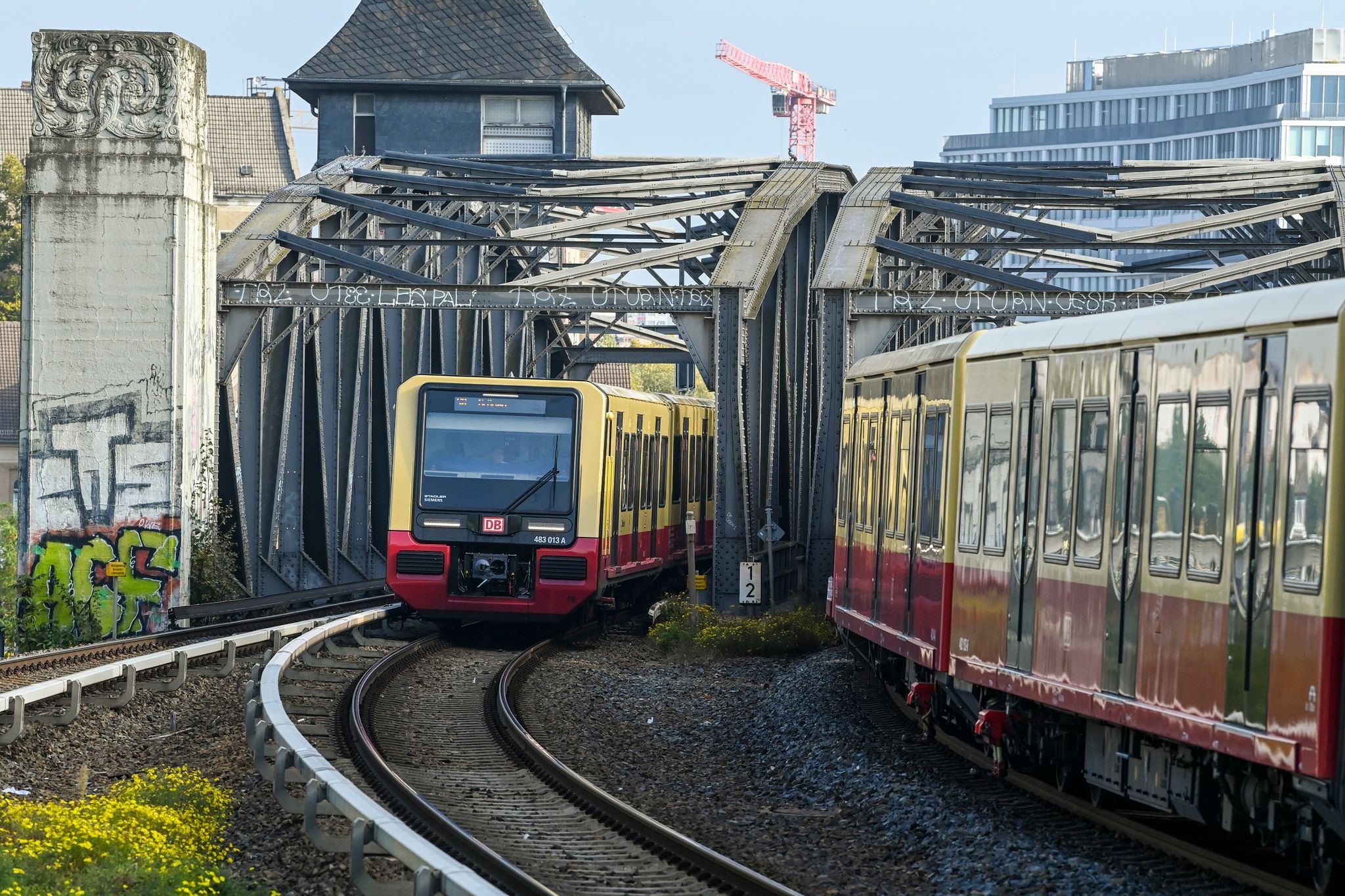 Neue S-Bahn-Züge In Berlin Jetzt Auch Auf Der S8 Unterwegs