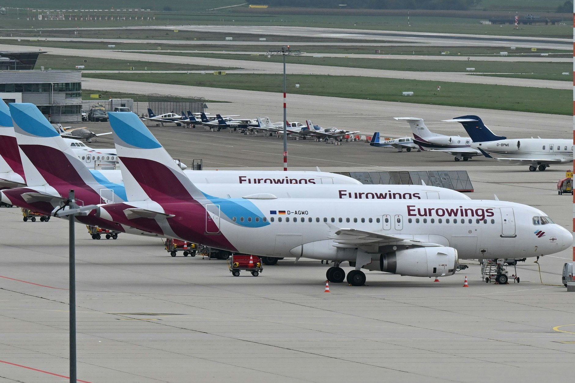Die Piloten streiken bei Eurowings: Viele Maschinen werden am Boden bleiben.