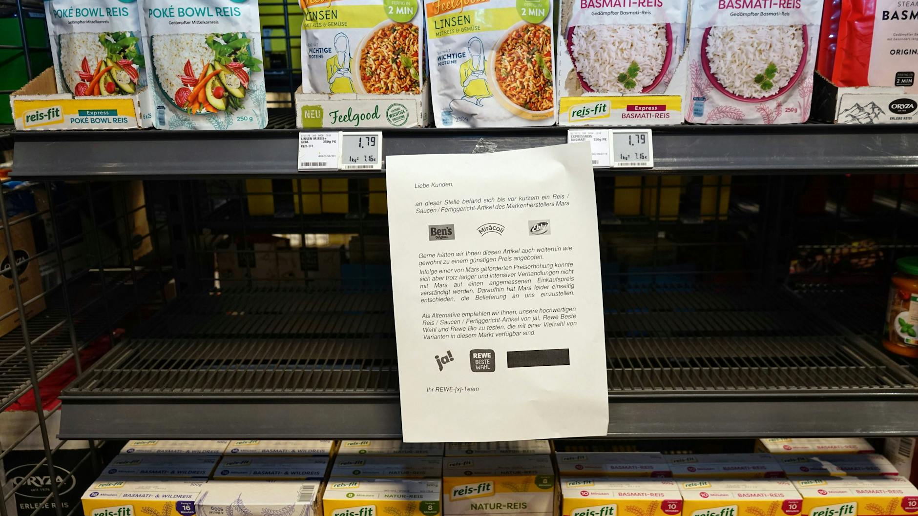 In einem Schreiben an die Kunden erklären Geschäfte, warum Produkte von Mars nicht mehr im Angebot sind.