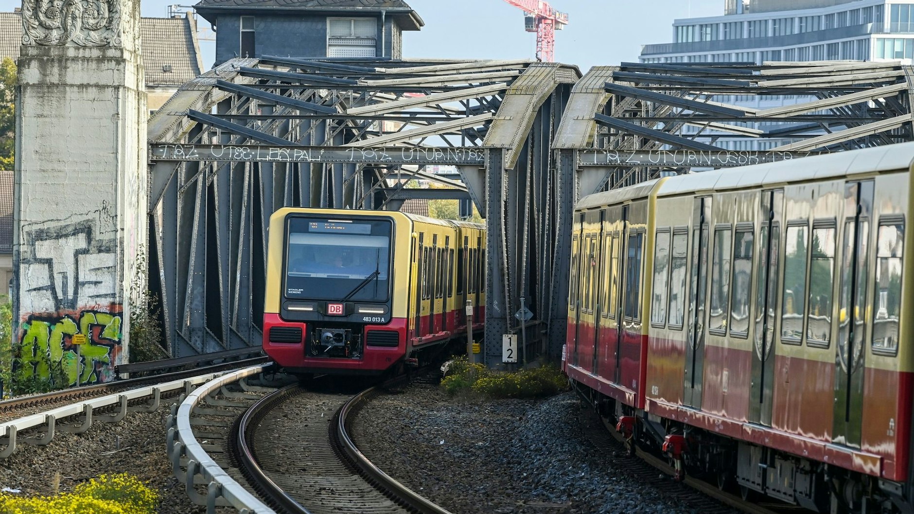 Mit der S-Bahn für 29 Euro im Monat fahren: Die SPD plant die Fortführung des befristeten Billigtickets.