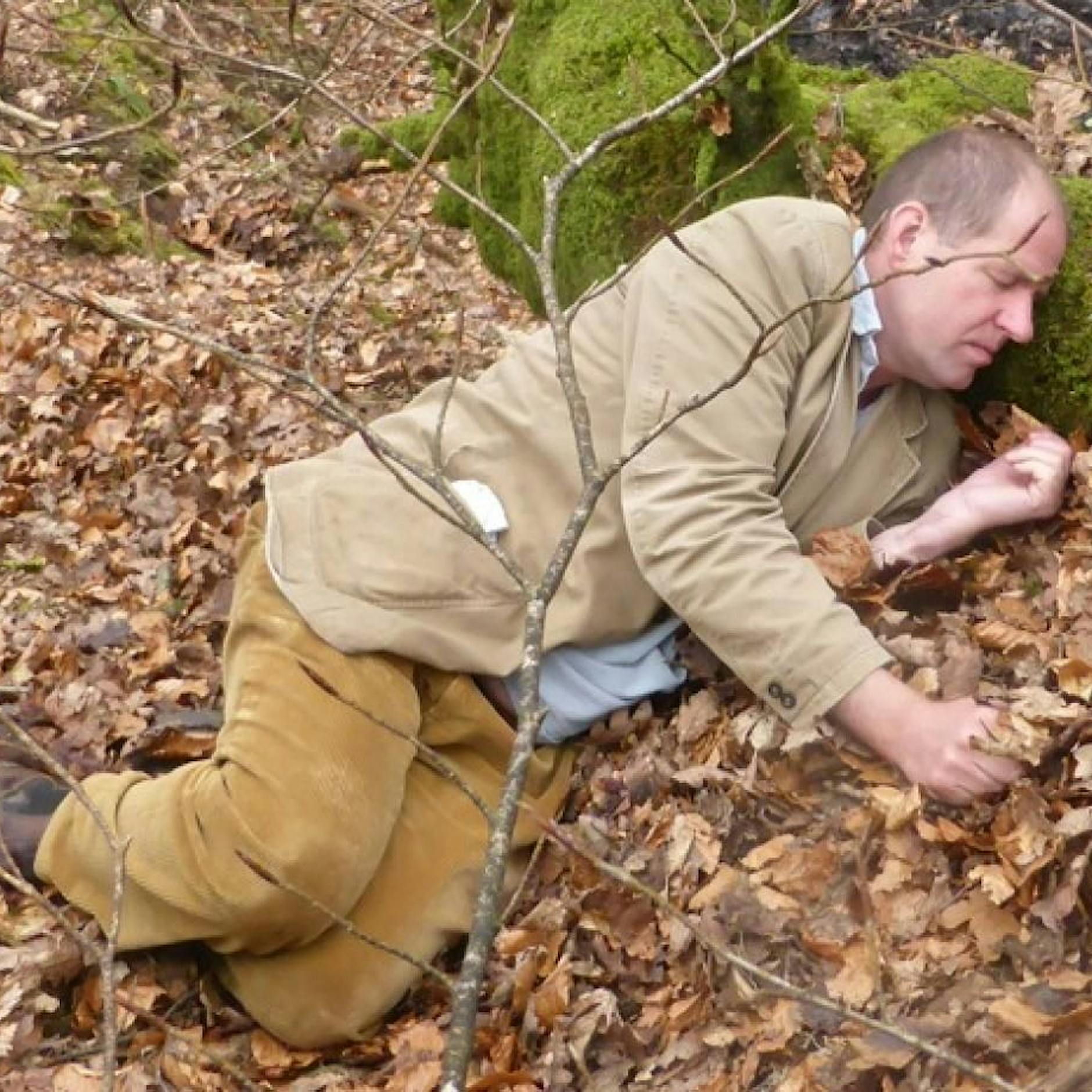 Warum der Exzentriker Charles Foster überfahrene Igel isst