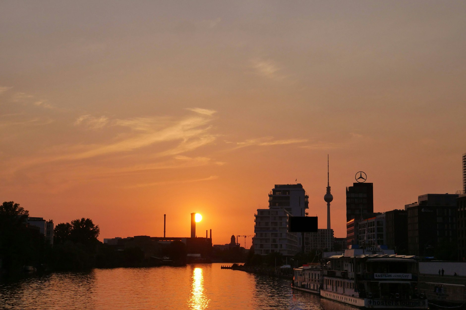 Eigentlich ist es längst Herbst. Nur dem Wetter in Berlin und dem Rest von Deutschland hat das wohl noch niemand gesagt.