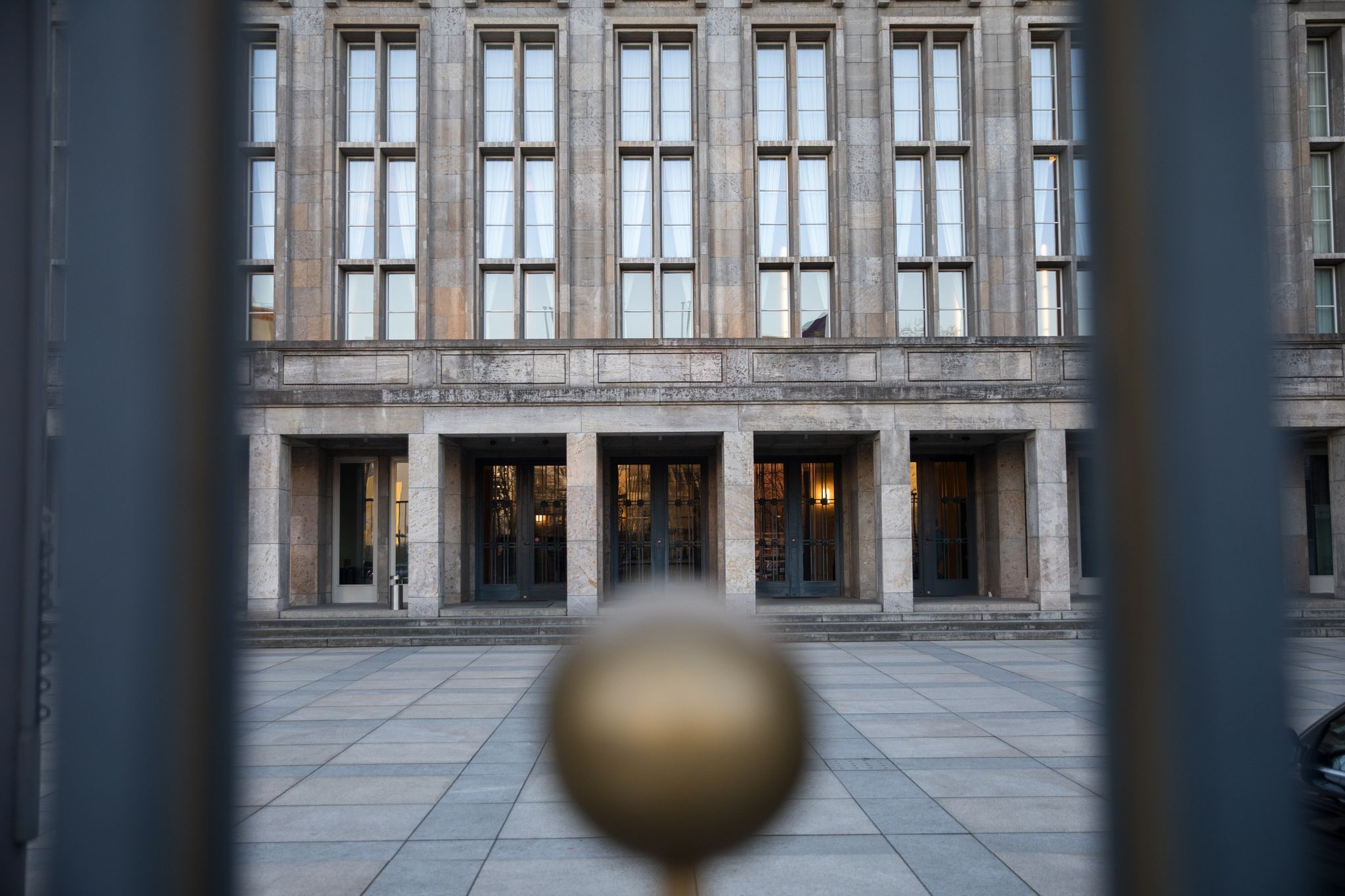 Berlin: Klimaaktivisten stürmen Finanzministerium