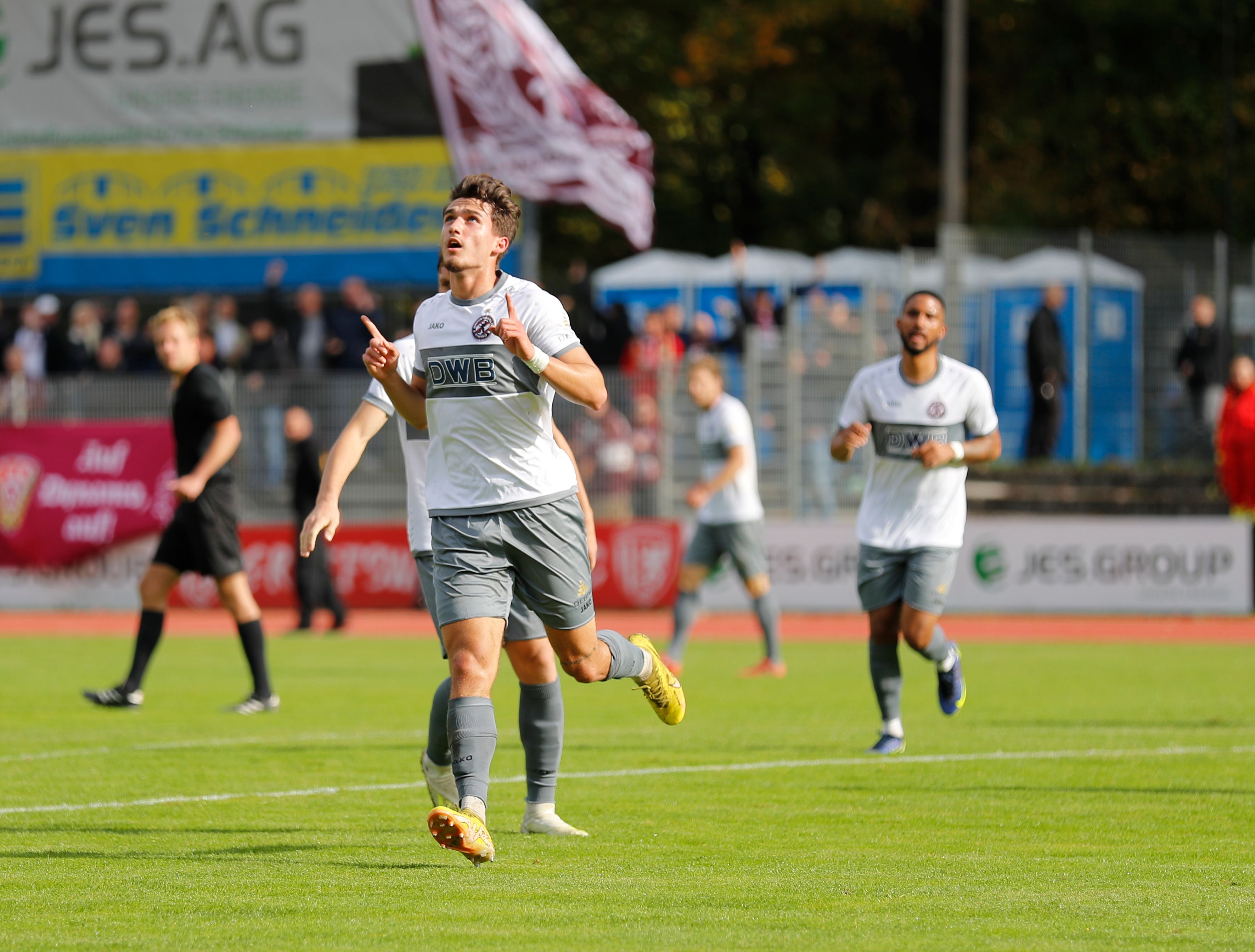 Image - BFC Dynamo: Erst Rot, dann Tor – Leo Tiliudis stürmt von hinten vor