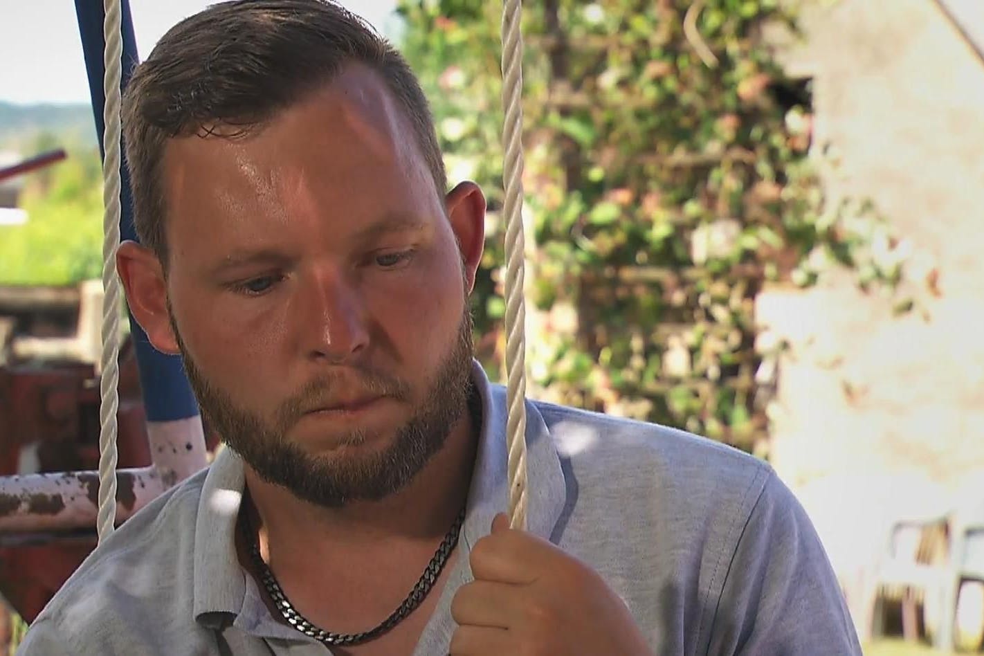 Bricht Julia die Hofwoche ab? "Bauer sucht Frau"-Hobbybauer Erik ist bei der Aussprache den Tränen nahe.