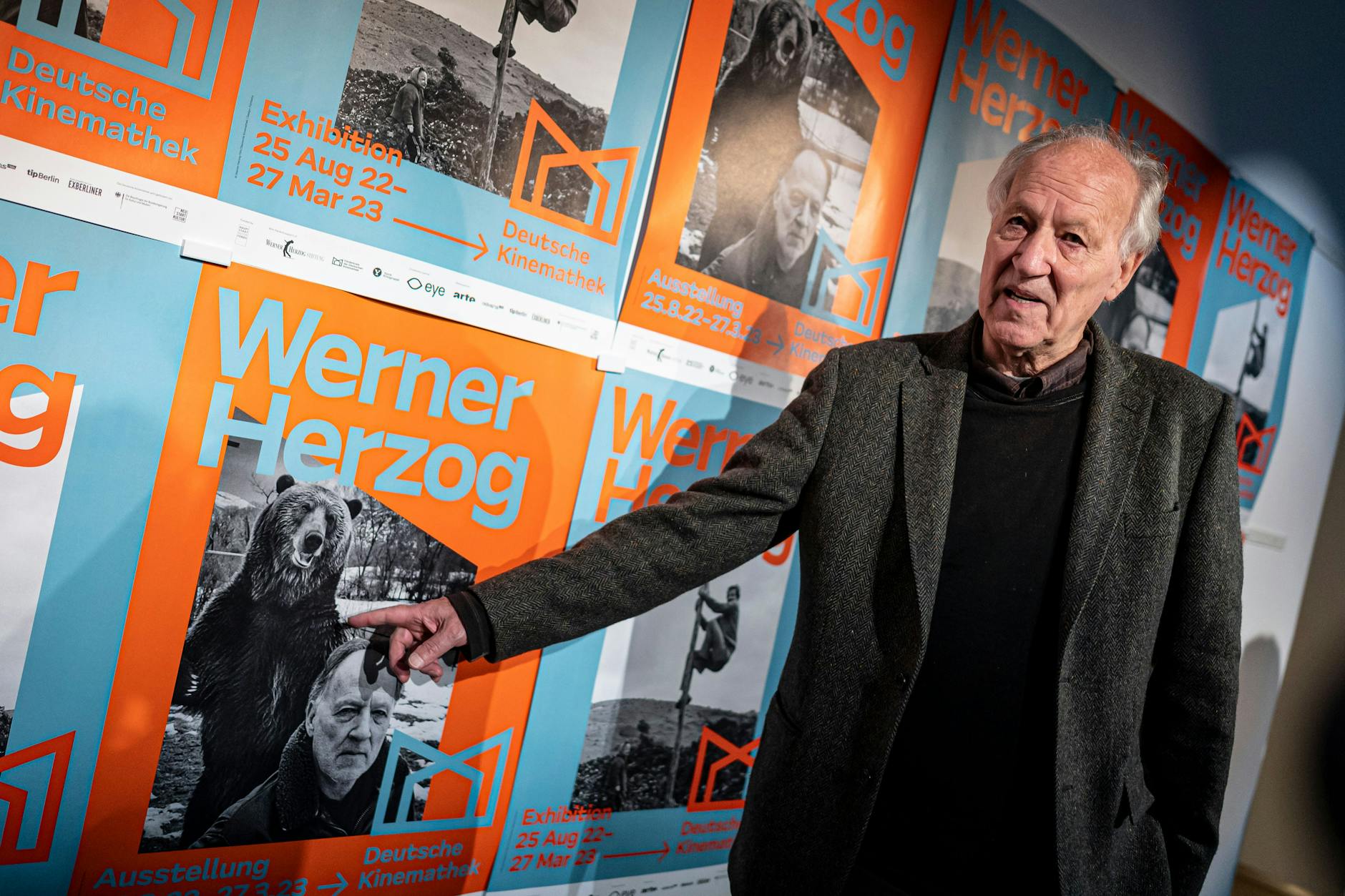 Berlin: Werner Herzog, Regisseur, kommt zu einem Pressegespräch in die Deutsche Kinemathek. Die Deutsche Kinemathek zeigt derzeit eine Ausstellung über den Filmemacher.