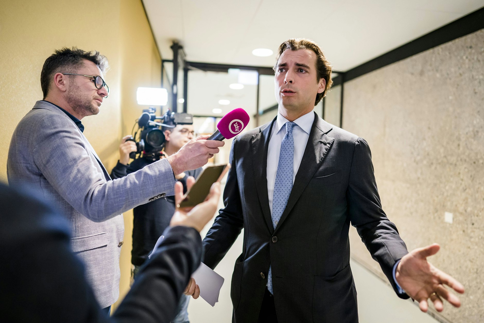 Thierry Baudet ist Abgeordneter im niederländischen Parlament und glaubt, dass die Welt von Reptilien regiert wird.