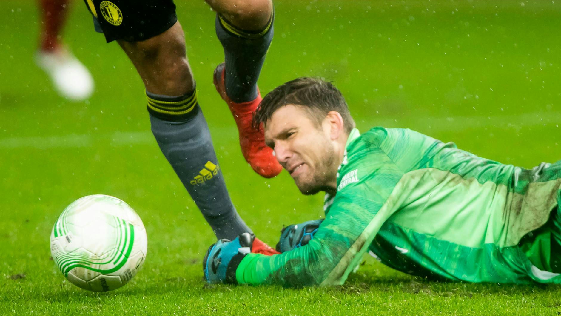 Im Gesicht von Andreas Luthe spiegelt sich das ganze Elend nach seinem blöden Ausrutscher, der Rotterdam 2021 den 2:1-Sieg schenkt.
