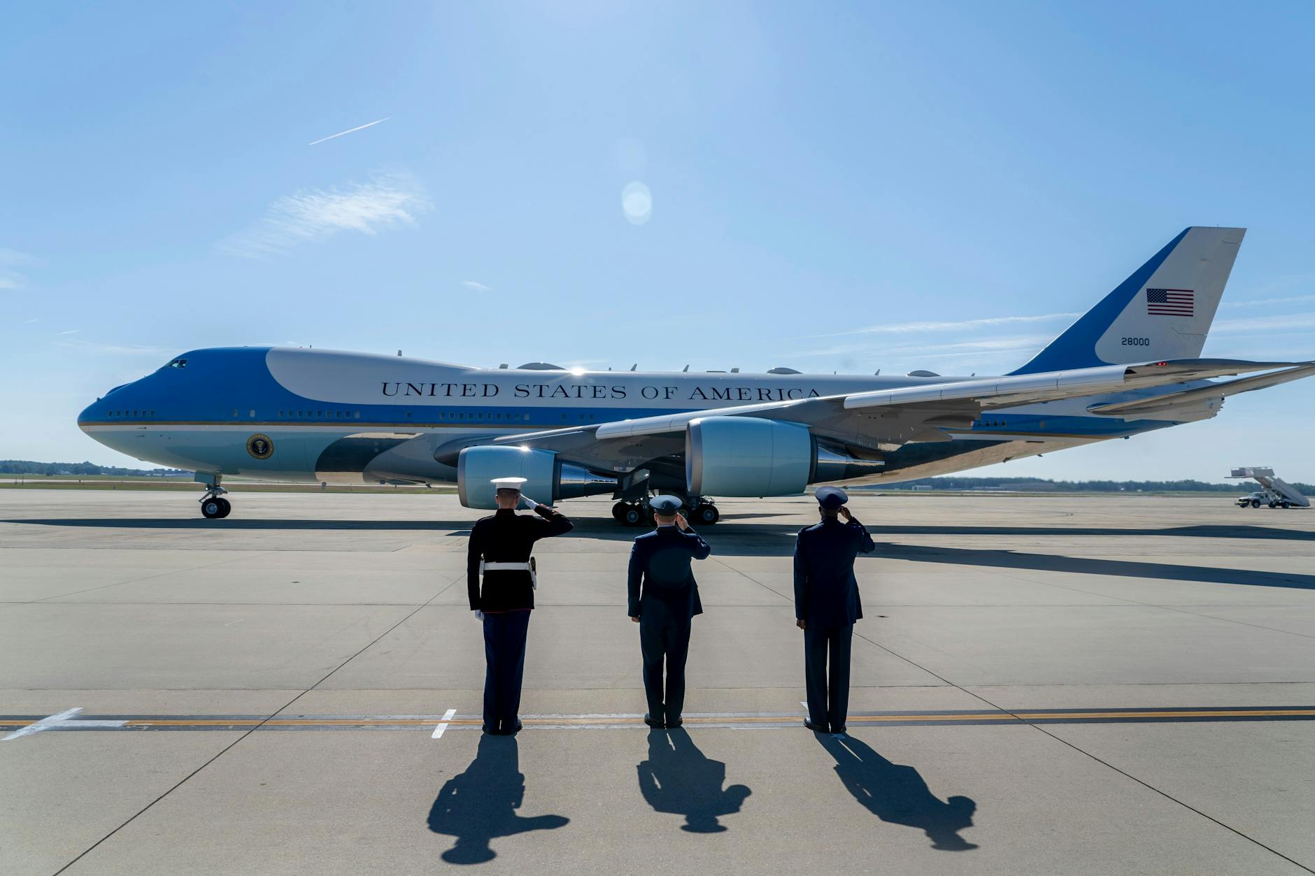 Die Air Force One des Amerikanischen Präsidenten steht zum Abflug bereit.