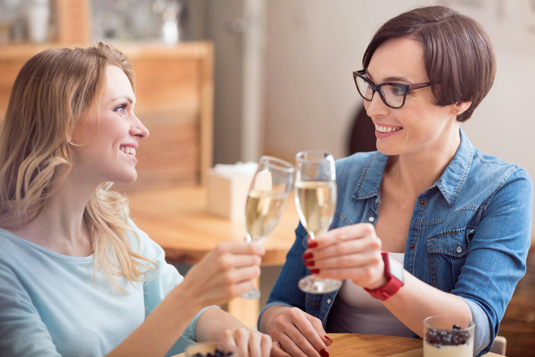 Prost! Auf das Leben! Was Ihr Tag heute bringt, verrät ein Blick in Ihr Horoskop für heute.