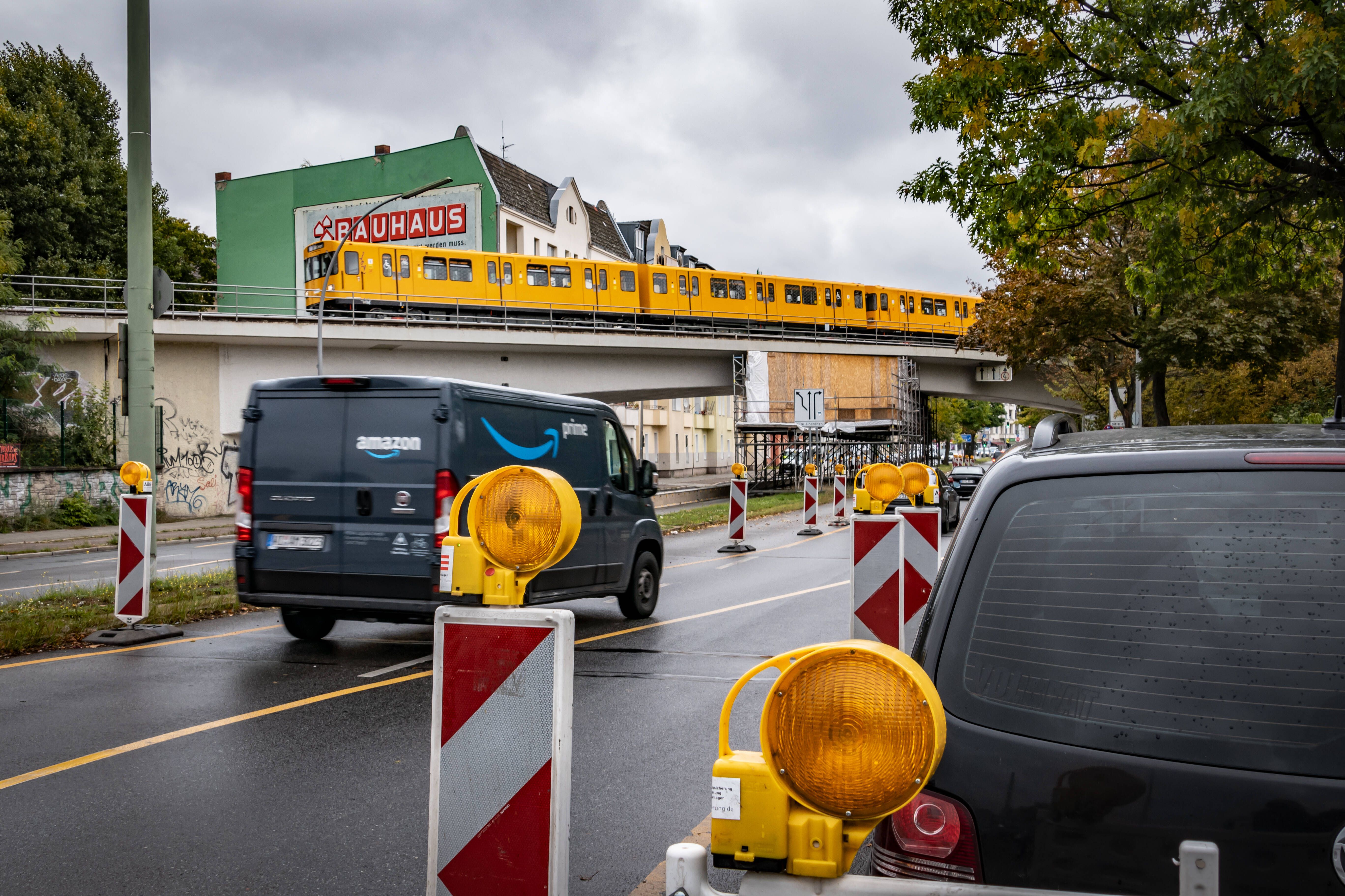 Irre Baustelle Auf Der U6: Bis 2025 Fährt Keine U-Bahn Mehr In Den ...