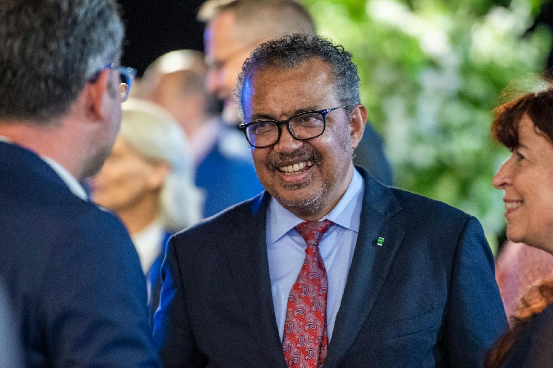 ARCHIV - Der Generaldirektor der WHO Tedros Adhanom Ghebreyesus warnt vor einem zu leichtfertigen Umgang mit den Affenpocken.