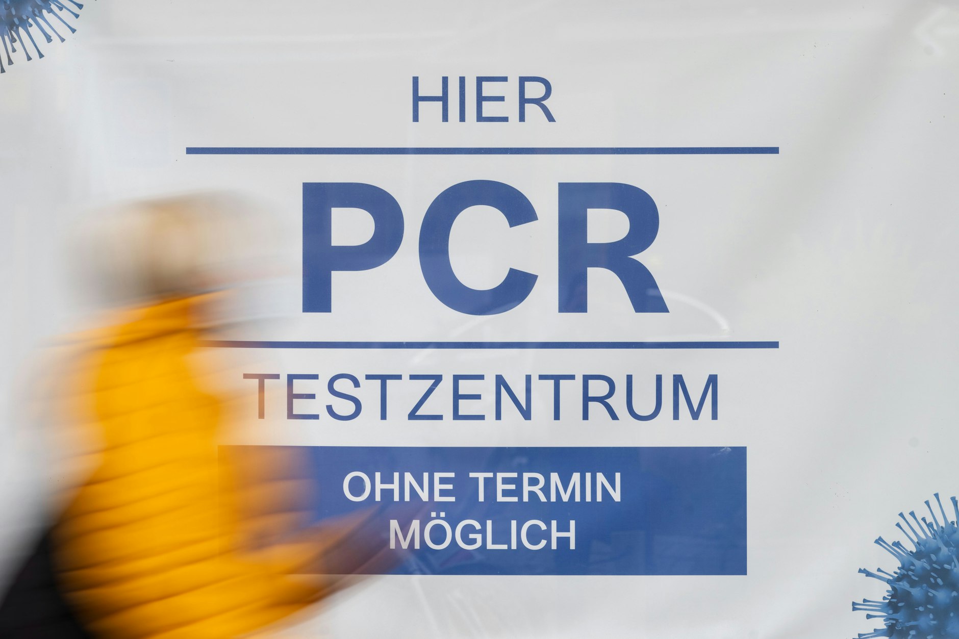 Das Robert Koch-Institut (RKI) verzeichnet einen leichten Rückgang der bundesweite Sieben-Tage-Inzidenz.