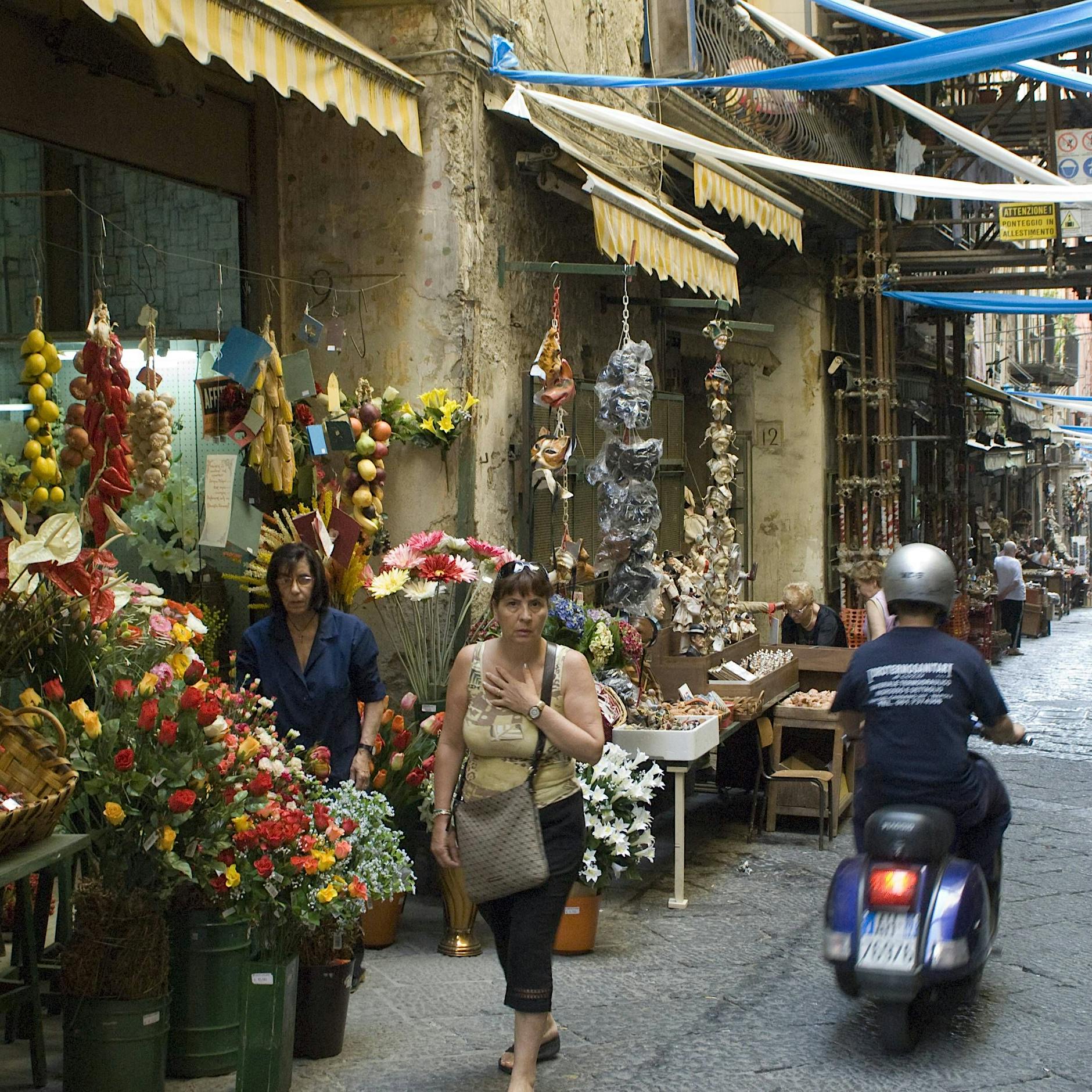 Neapel: Wo das Auto kein Fetisch ist und der Fußgänger kein Freiwild