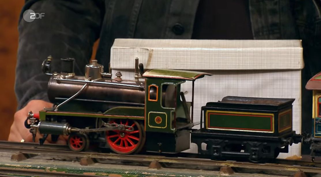 Image - Superpreis für alte Bimmelbahn: „Bares für Rares“-Händler „Waldi“ entdeckt den Lokführer in sich