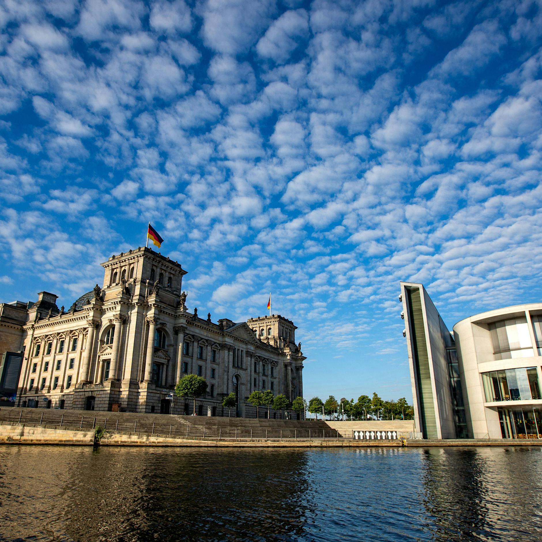 Iran-Protest und „Solidarischer Herbst“ – zwei große Demos am Sonnabend in Berlin