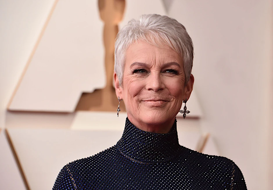ARCHIV - Jamie Lee Curtis bei der Oscar-Verleihung 2022.  