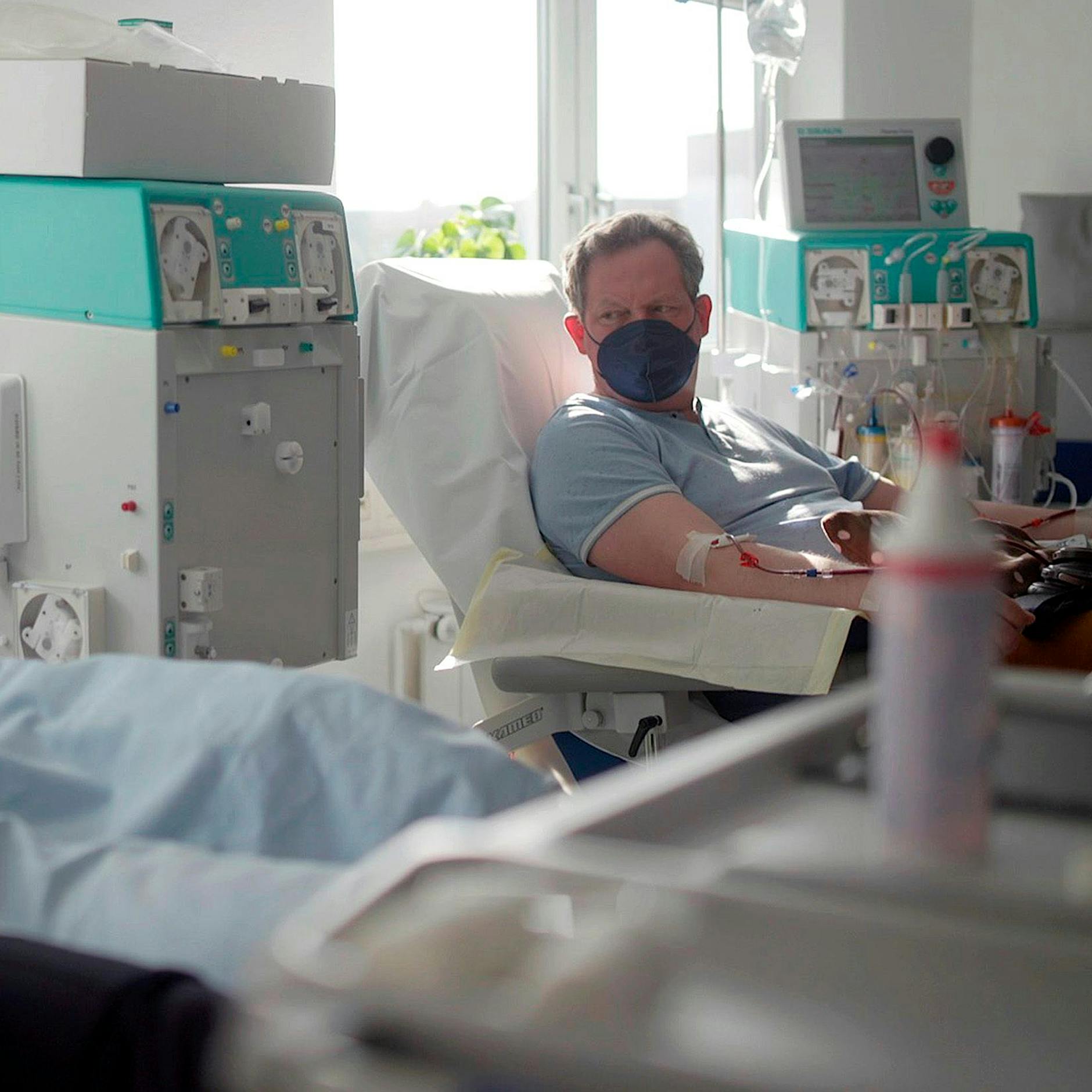 Hilft eine Blutwäsche bei Long Covid? Was man weiß – und was nicht