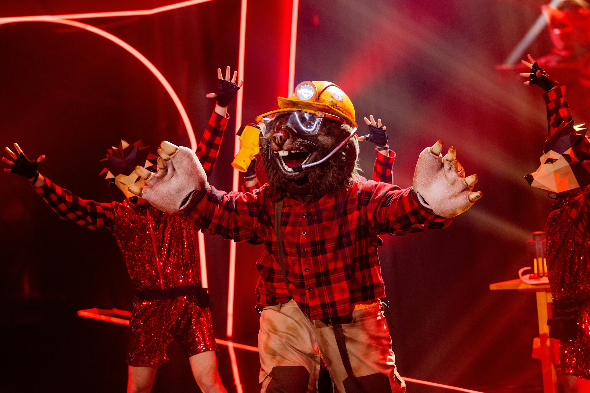 Welcher Promi steckt bei The Masked Singer im Maulwurf-Kostüm? Fans sind sicher, den Star enttarnt zu haben.