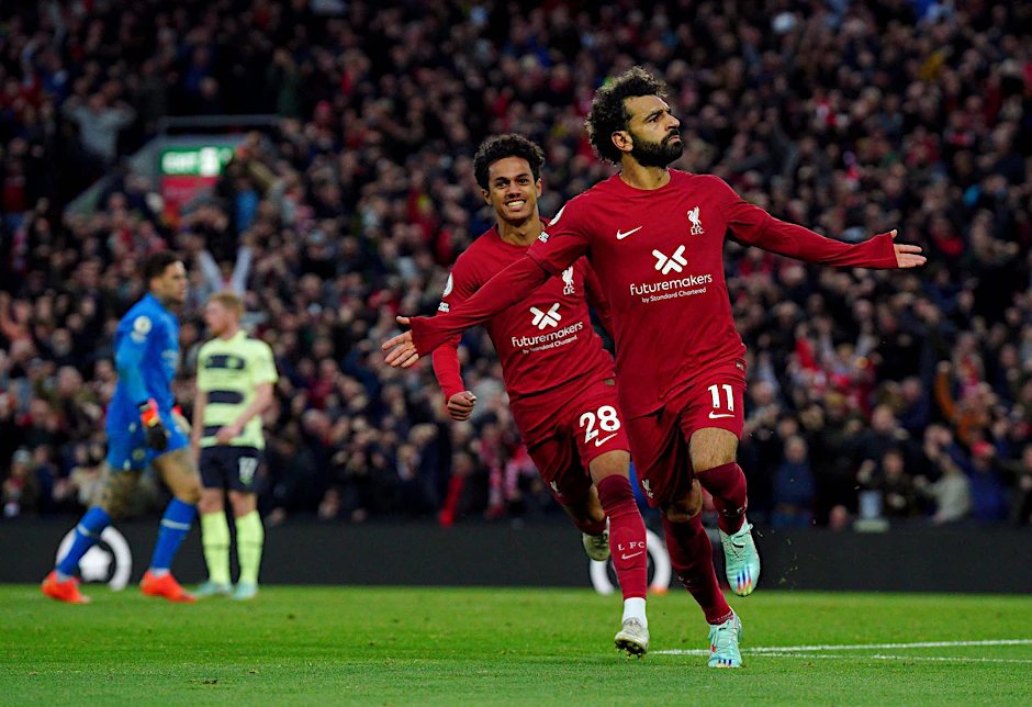 Mohamed Salah (r) bejubelt seinen Siegtreffer.  