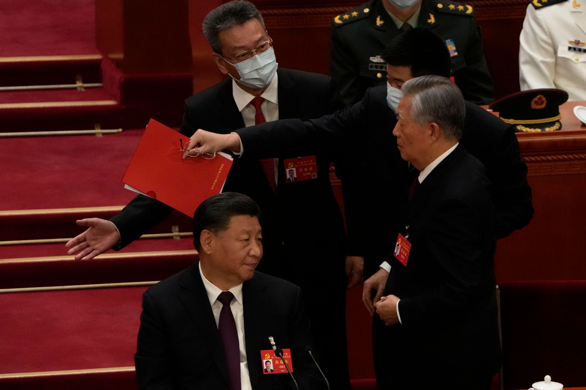 Image - China-Diktator Xi Jinping (69) macht sich zum neuen Mao, mobbt Kritiker weg und bringt greise Vertraute an die Macht: DIESE Szene spricht Bände