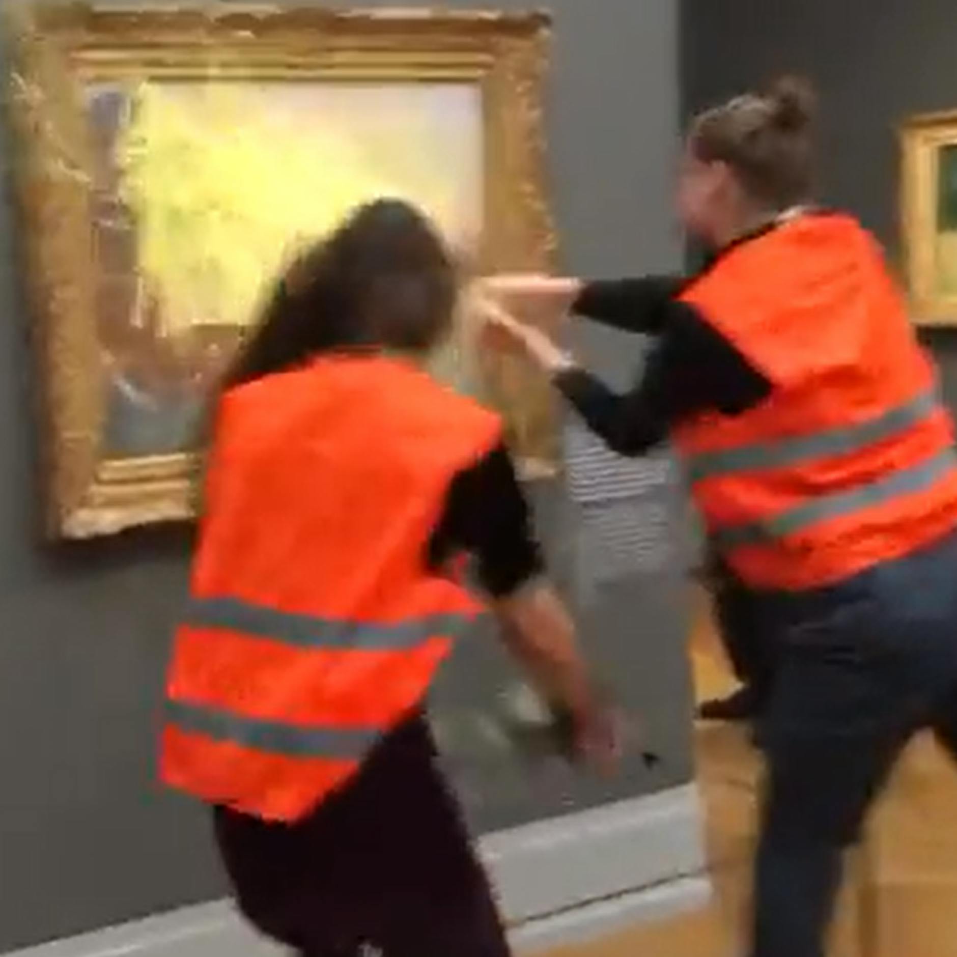 Letzte Generation: Klima-Kleber kippen Kartoffelbrei auf 110-Millionen-Gemälde in Potsdam