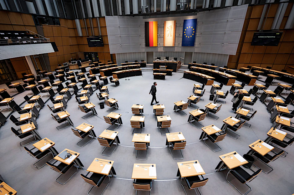 Der leere Plenarsaal im Berliner Abgeordnetenhaus