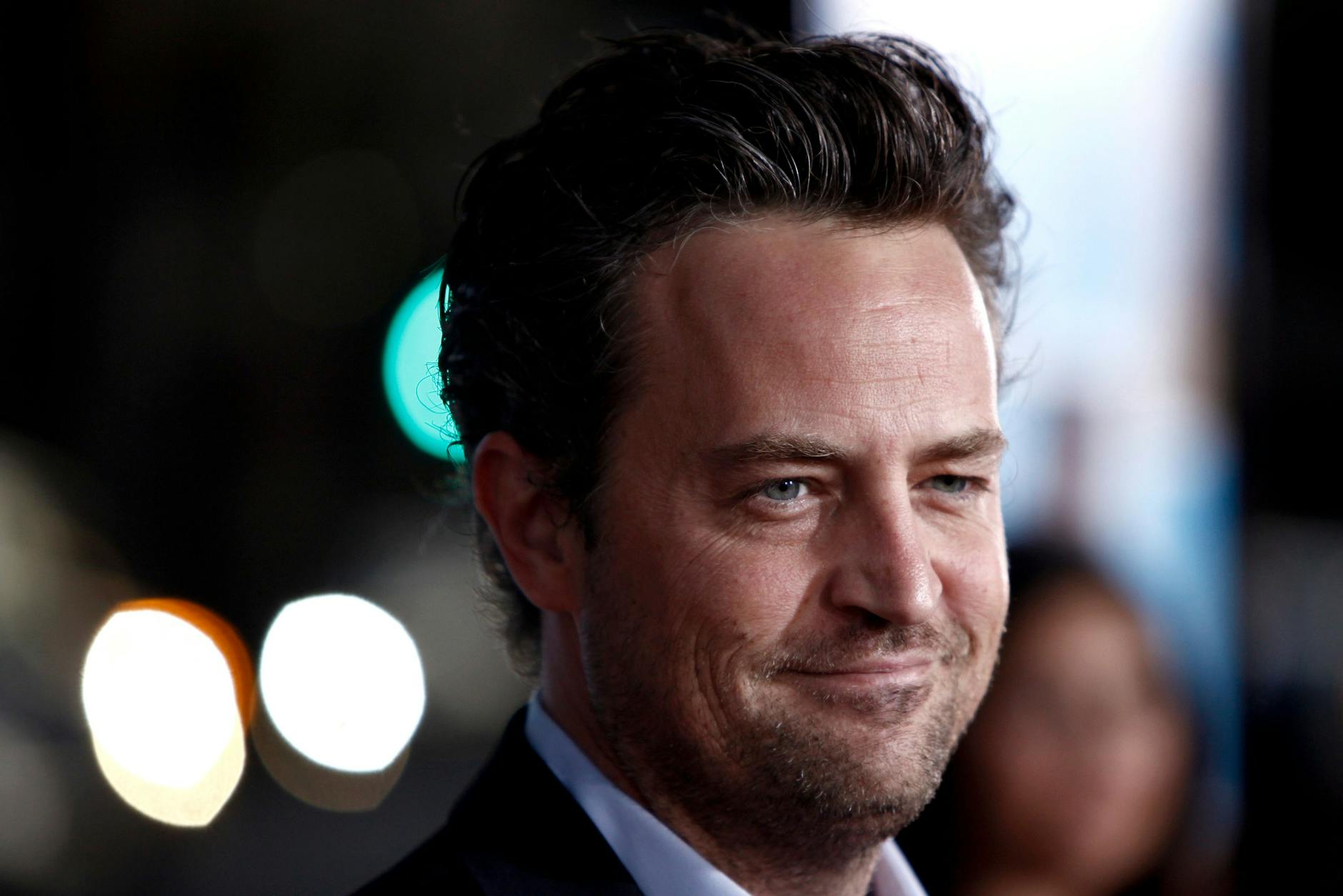 Als Chandler Bings in „Friends“ wurde Matthew Perry zum Star. Jetzt sprach der Schauspieler über seine jahrelange Sucht nach Drogen und Alkohol.