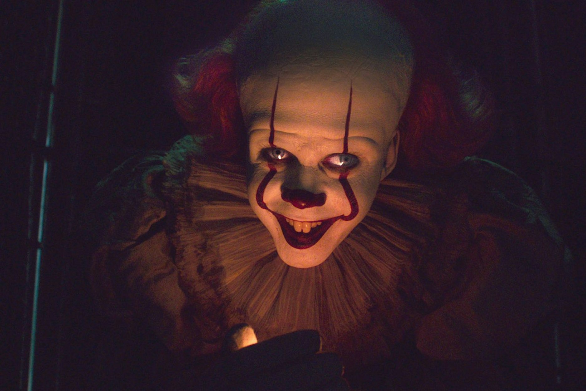 Bill Skarsgard spielte im Film It den Clown Pennywise. Der Film überzeugt auch mit seinen Schreckmomenten.