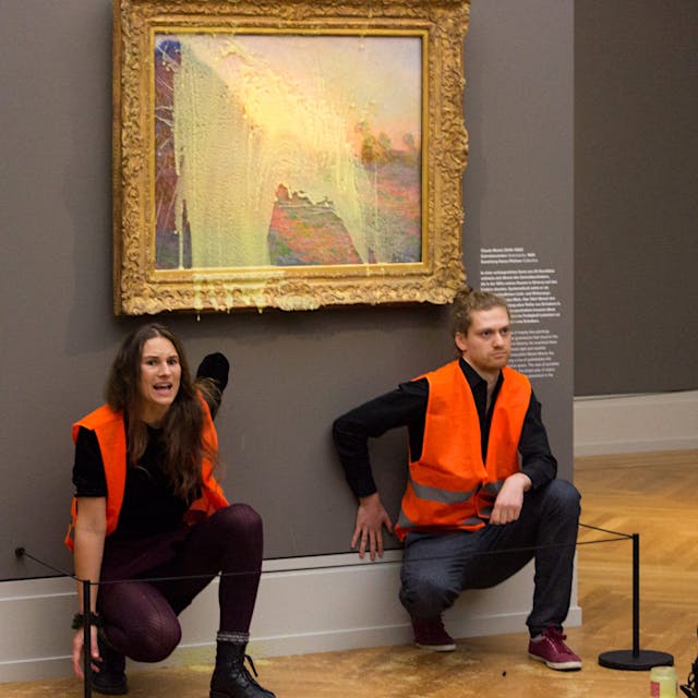 „Letzte Generation“: Jetzt redet die Kartoffelbrei-Aktivistin nach Attacke gegen Monet-Gemälde: „Hausverbot macht mich ehrlich traurig“