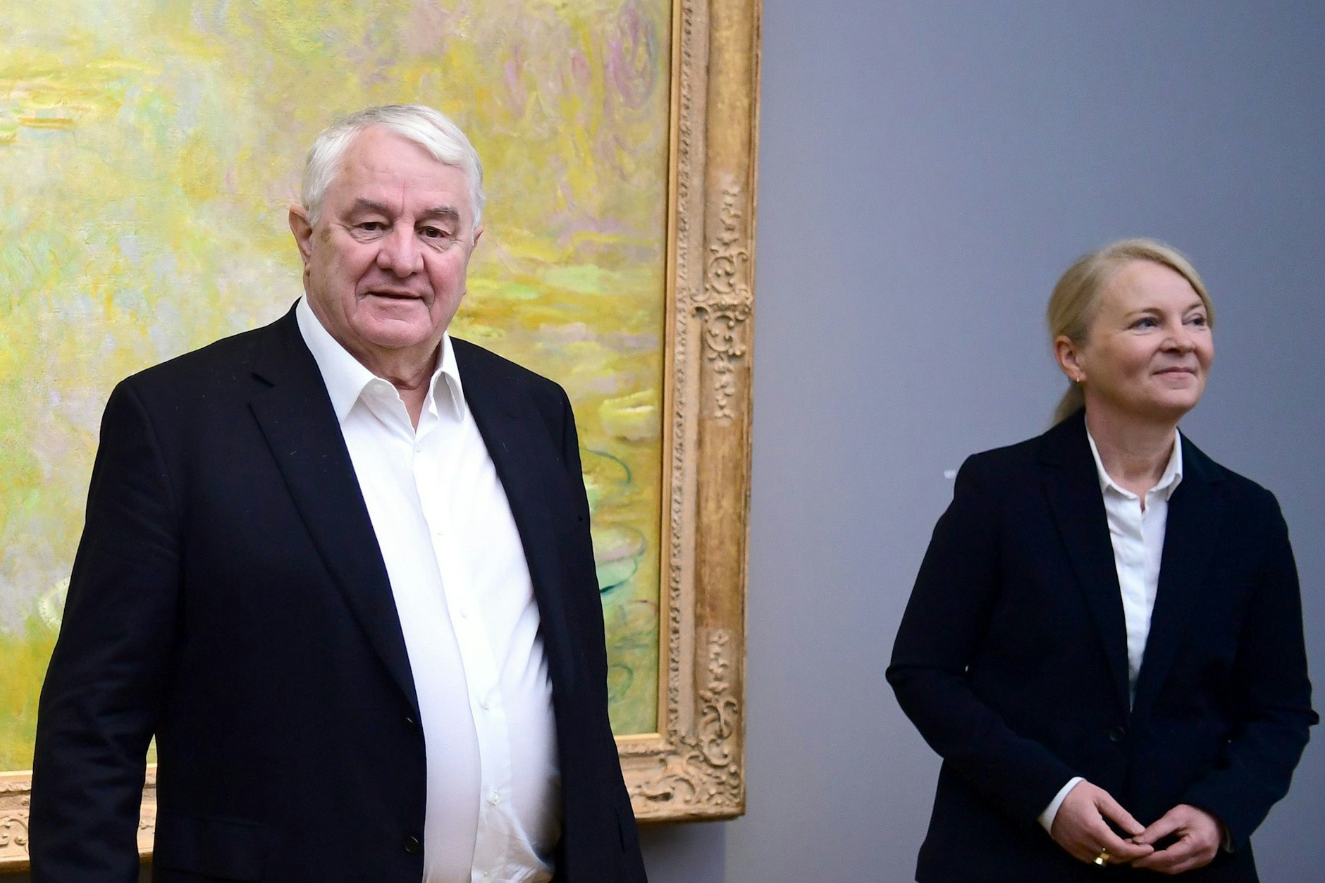 Barberini-Gründer und Impressionismus-Sammler Hasso Plattner mit seiner Museumsdirektorin Ortrud Westheider vor einem Monet-Gemälde