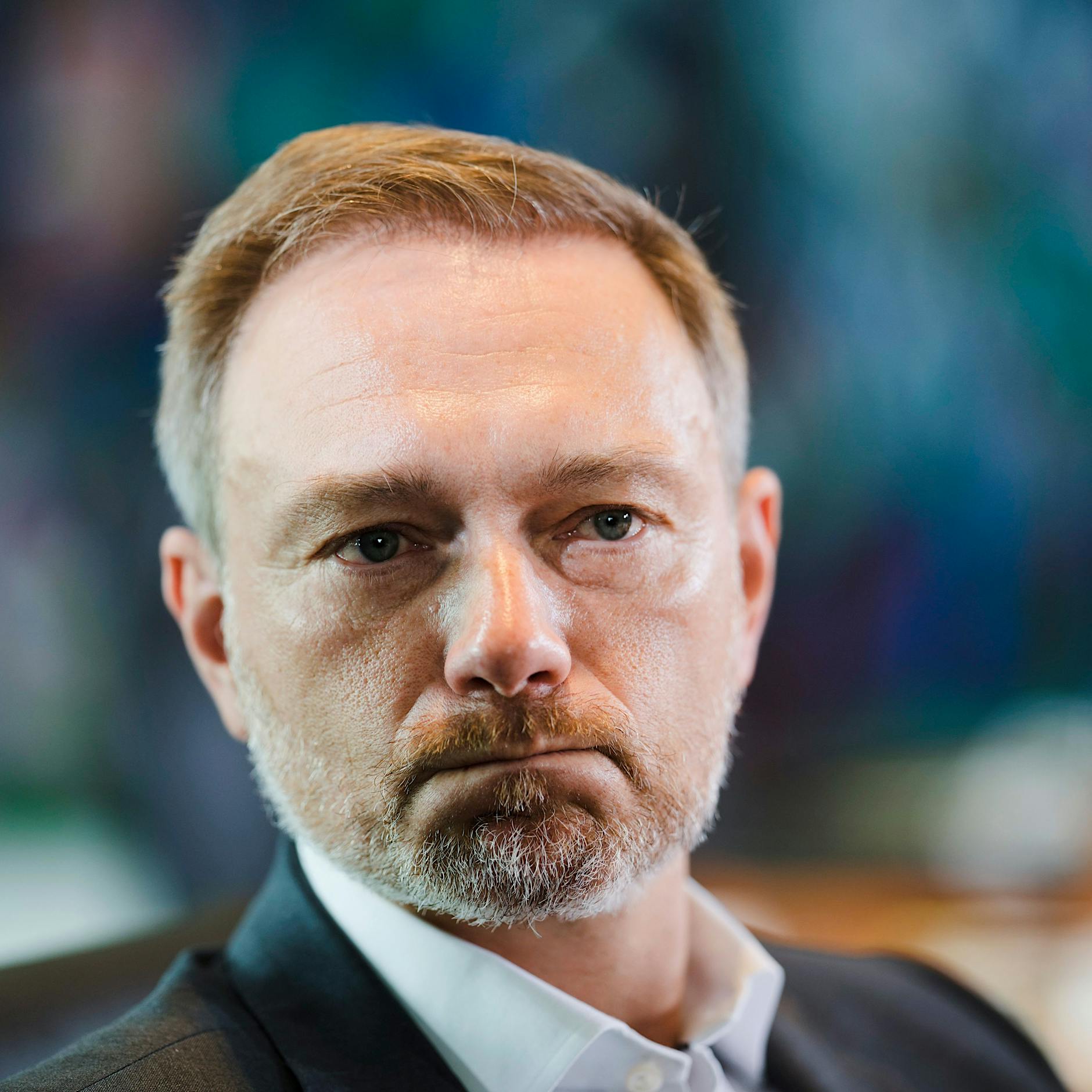 Bund nimmt 2023 deutlich mehr Schulden auf als geplant