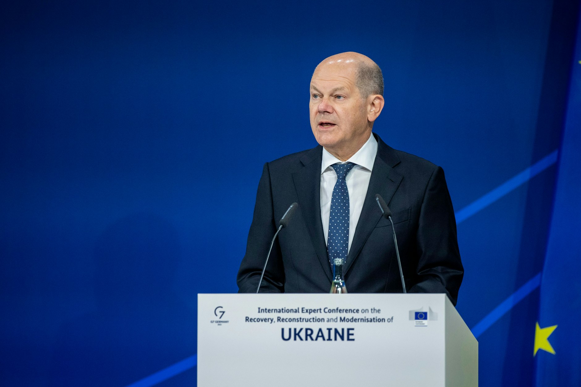 Bundeskanzler Olaf Scholz (SPD) spricht bei der Internationalen Expertenkonferenz zum Wiederaufbau der Ukraine.