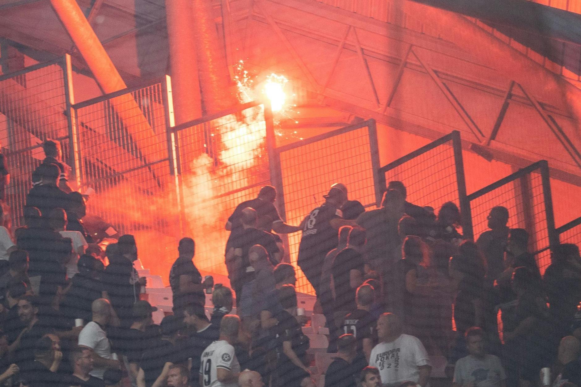 ARCHIV - Während des Champions-League-Spiels zwischen Olympique Marseille und Eintracht Frankfurt war es zu Ausschreitungen gekommen.