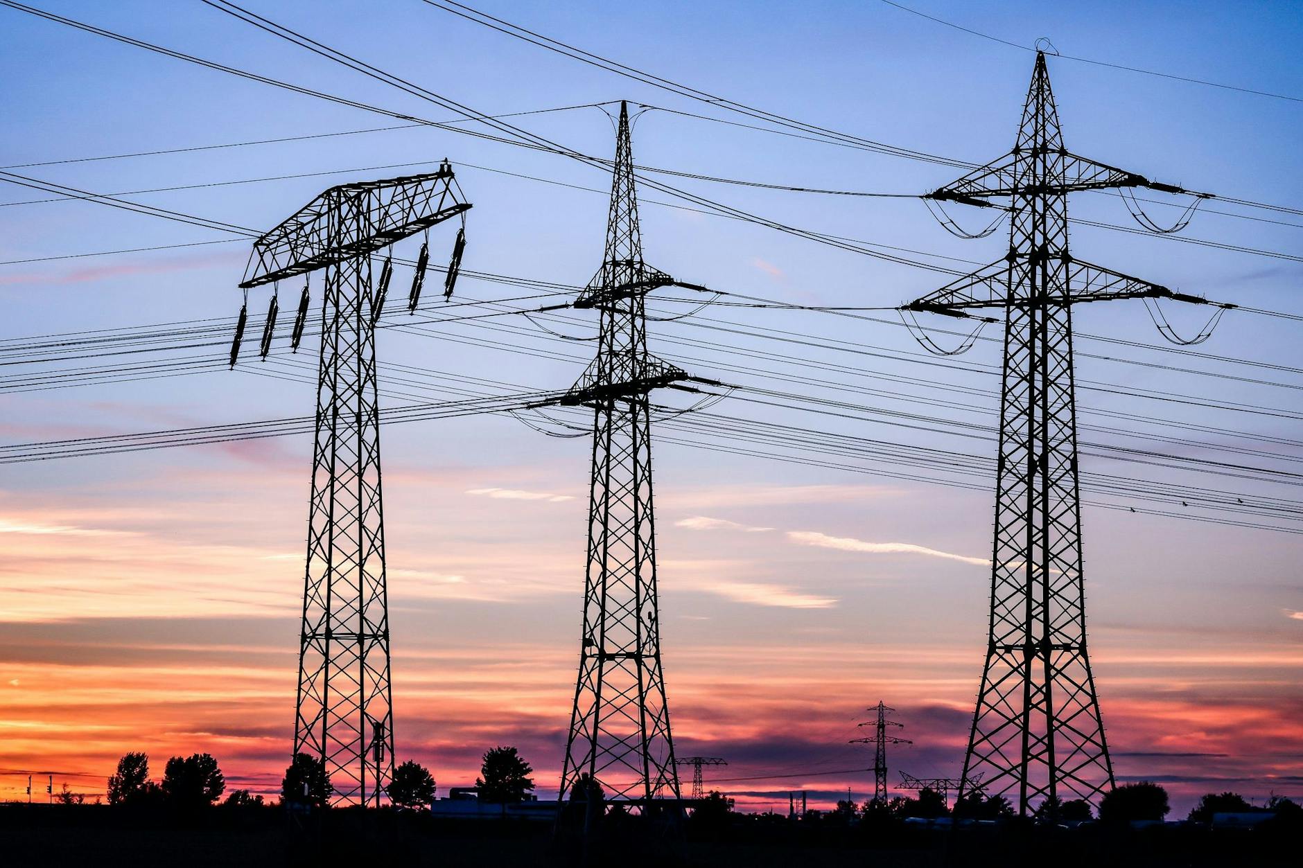 Die Regierung will die Strompreisbremse über „Zufallsgewinne“ von Stromproduzenten finanzieren. 