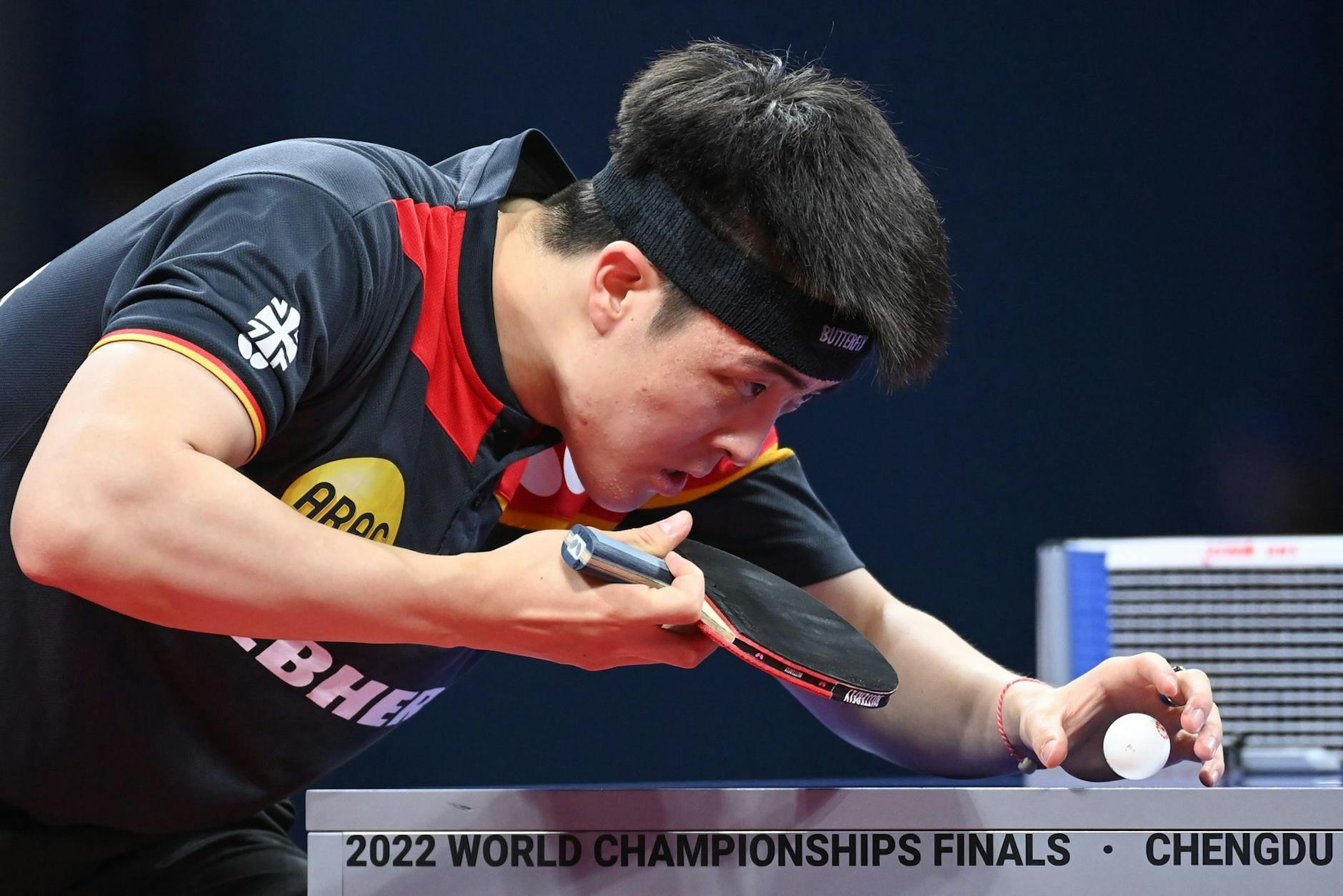 ARCHIV - Der deutsche Tischtennis-Nationalspieler Qiu Dang Qiu in Aktion.