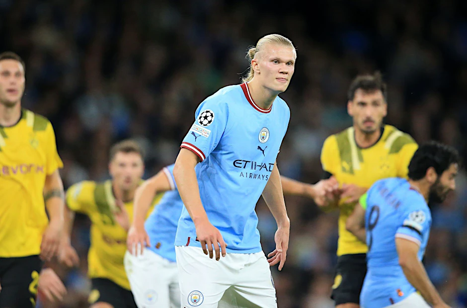 ARCHIV - Wechselte im Sommer 2022 von Borussia Dortmund zu Manchester City: Weltklasse-Stürmer Erling Haaland.  