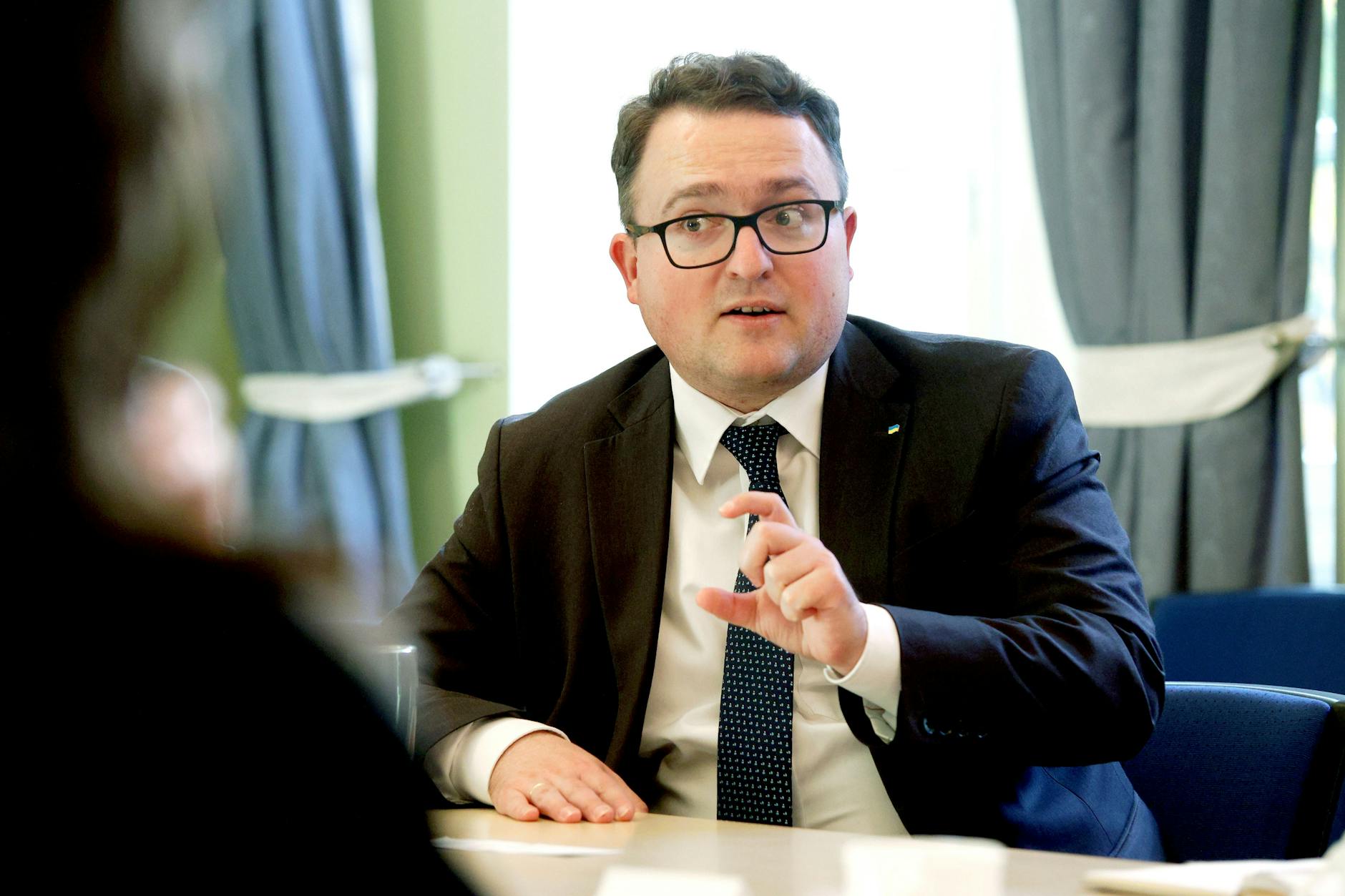 Anton Korynevych ist Beauftragter im Außenministerium der Ukraine für internationale Zusammenarbeit.