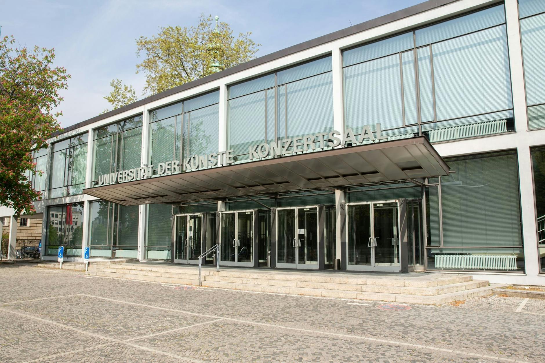 ARCHIV - Der Konzertsaal der UdK Berlin. /Archivbild