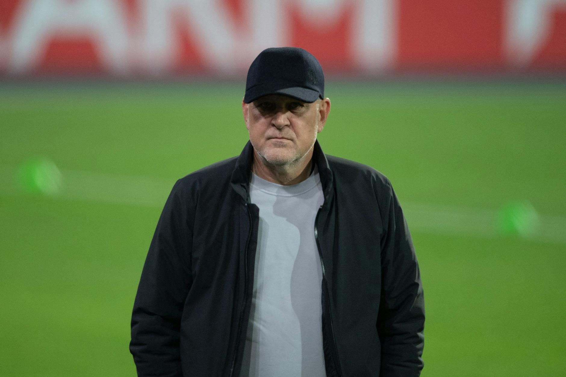 Wolfsburgs Sportdirektor Jörg Schmadtke hat sich seine Truppe nach den Vorfällen in der Bahn vorgeknöpft. 