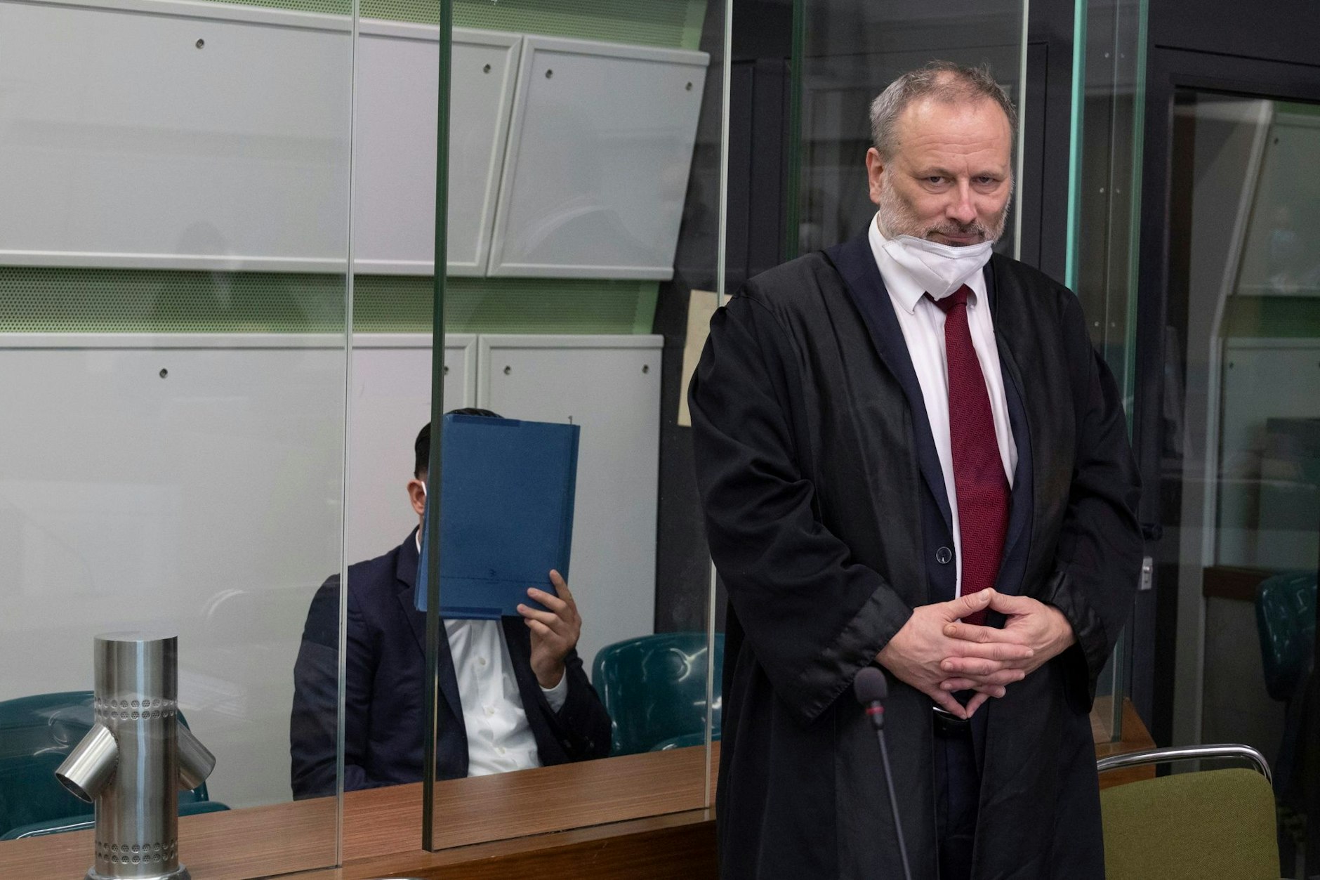 Ilia A. (22) ist vor der Jugendkammer des Landgerichts wegen versuchten Totschlags angeklagt.