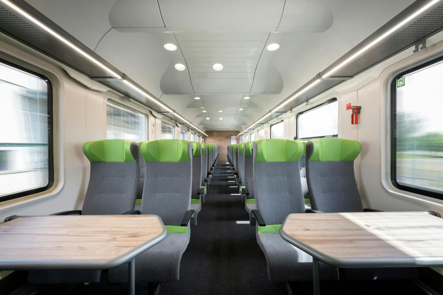 So sieht es in den modernisierten Flixtrain-Wagen aus.