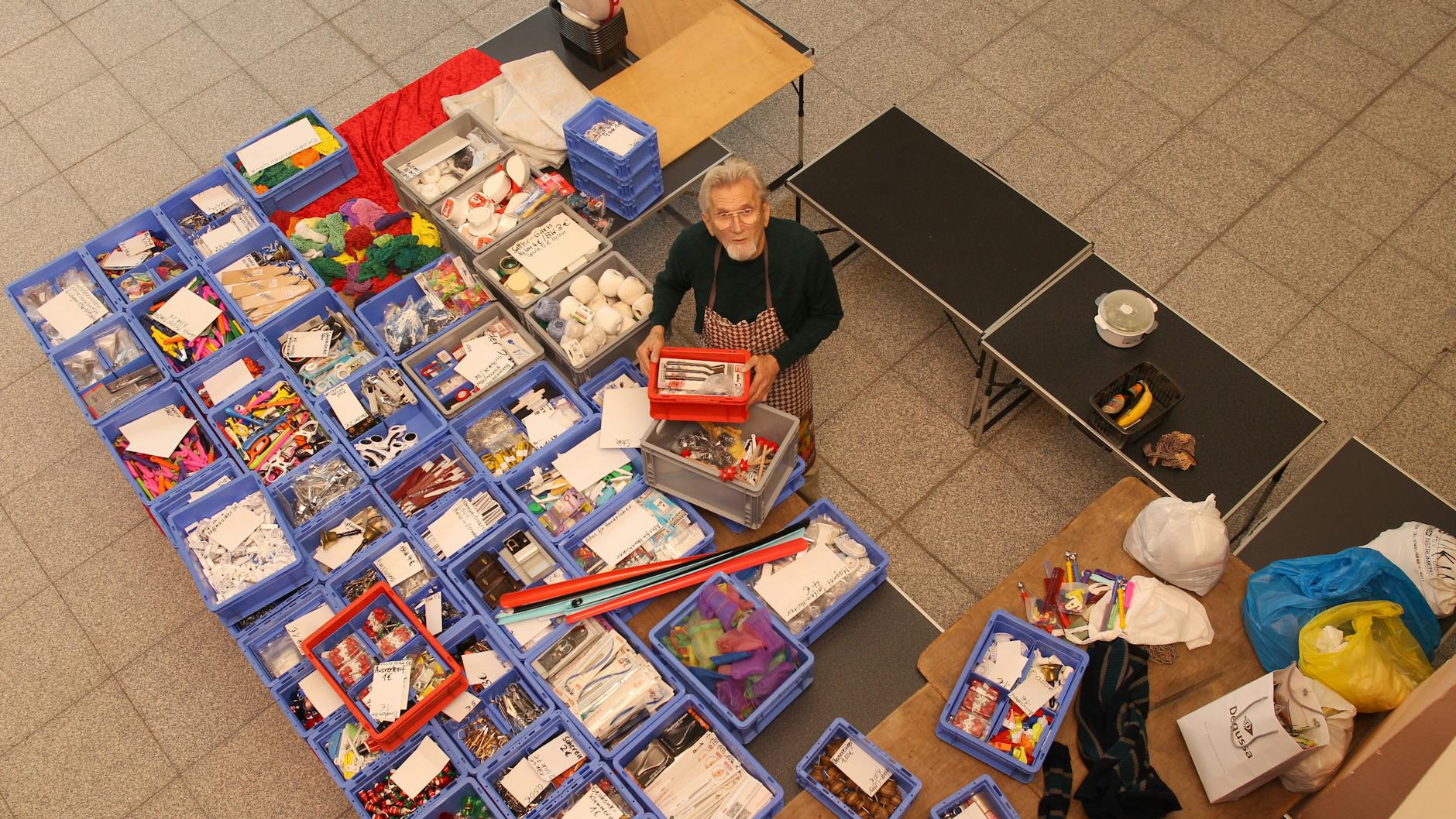 Peter Hentze mit seinen Haushaltswaren ist ein Urgestein der Messe Ostpro gewesen. Diesmal ist er nicht dabei. 