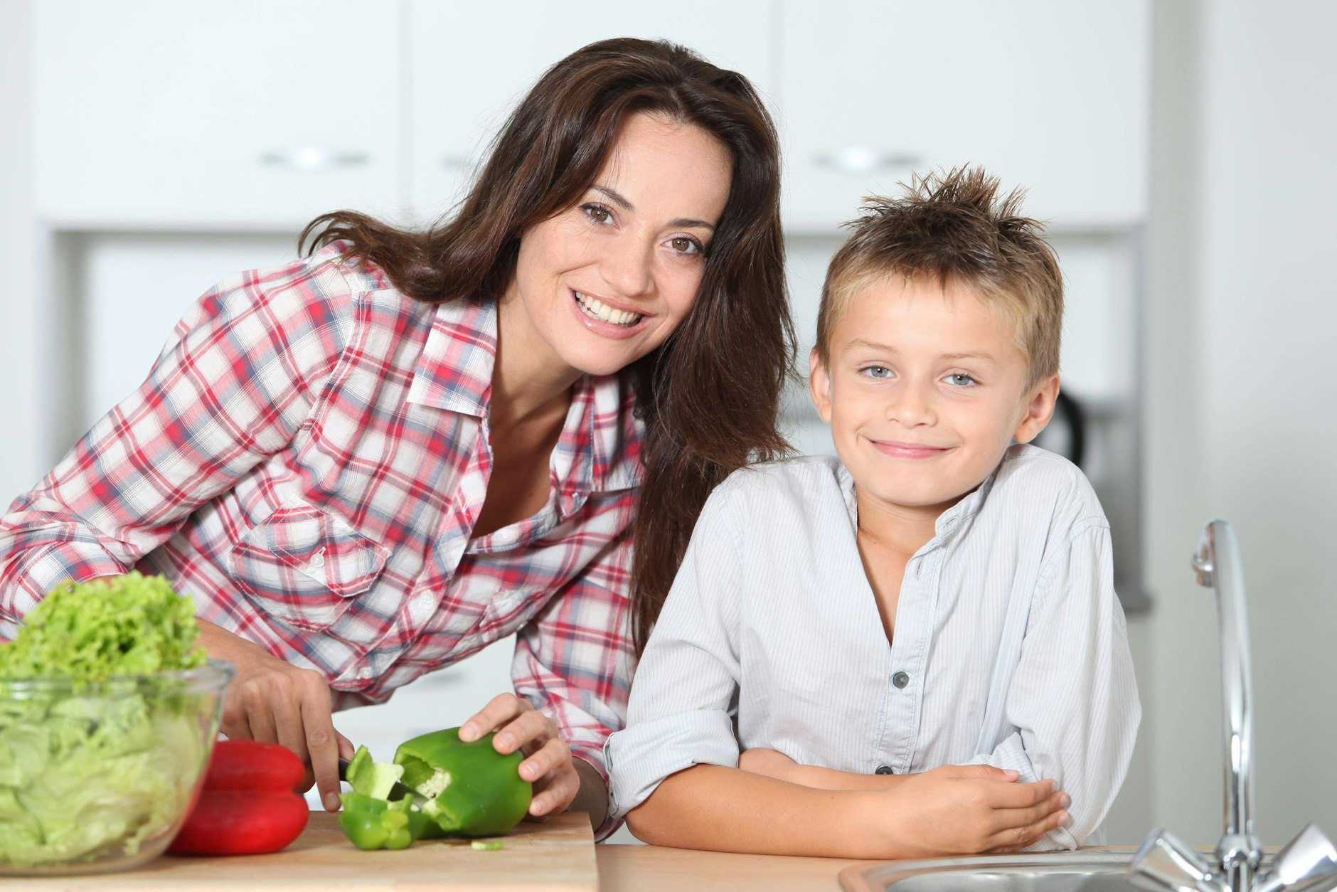 Laut Darstellung der AfD Sachsen sind Kinder und Haushalt „erste Pflicht“ der Frau.