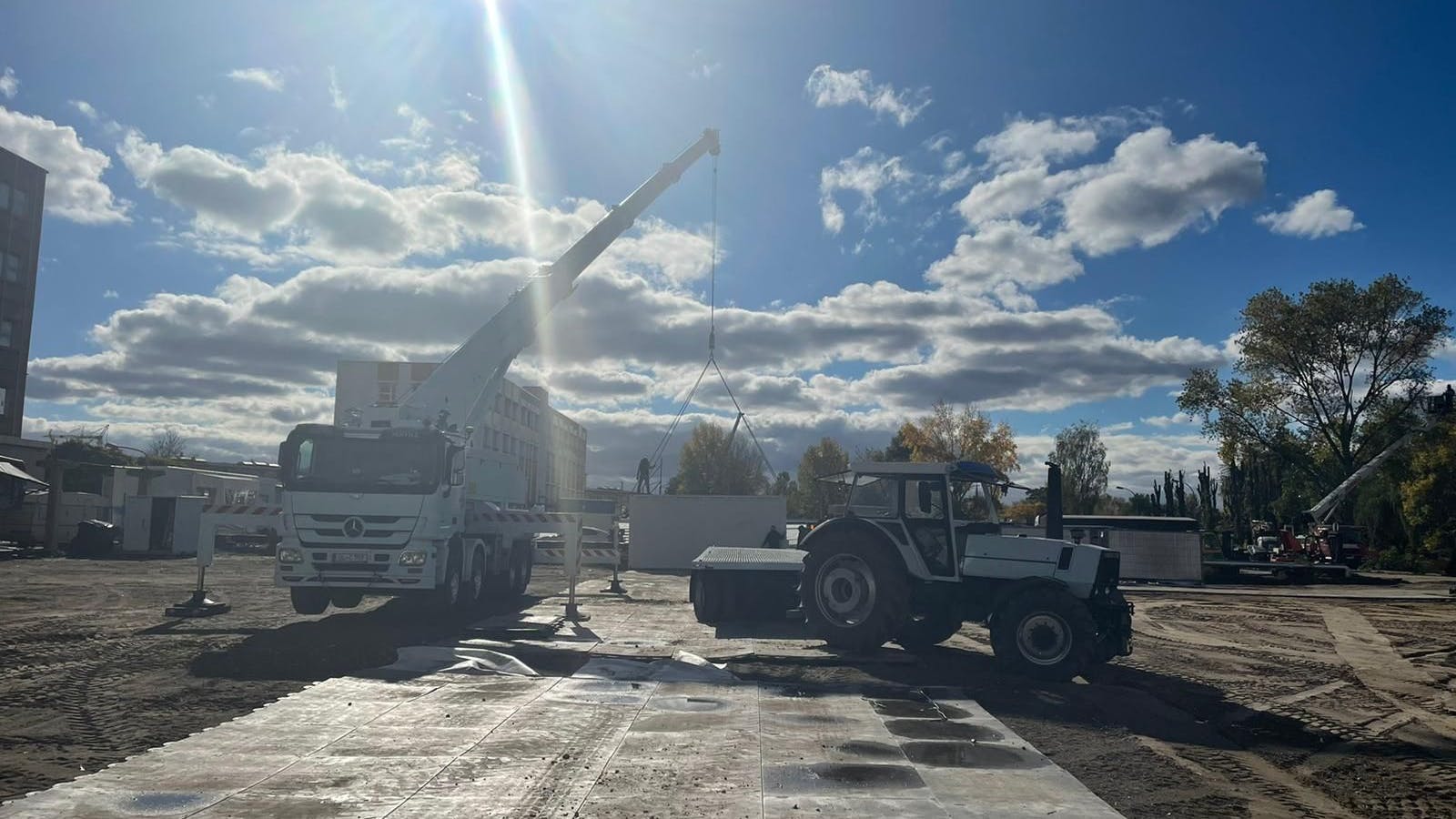Die Aufbauarbeiten in Lichtenberg laufen: Am 4. November um 14 Uhr öffnet der Winterzauber 2022.