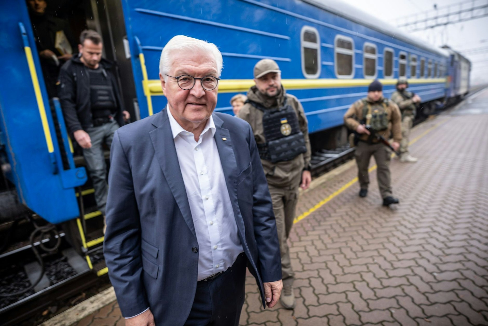 Bundespräsident Frank-Walter Steinmeier besucht erstmals seit Kriegsbeginn die Ukraine.  