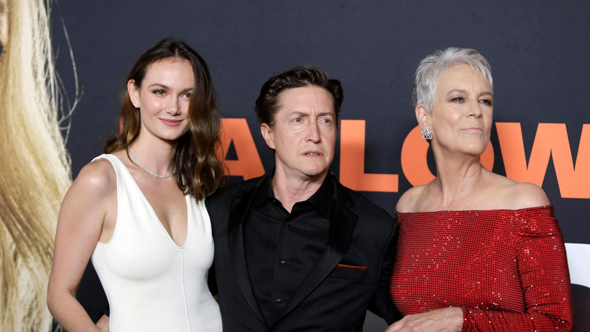 Lamie Lee Curtis mit Andi Matichak (l.) und David Gordon Green bei der US-Premiere von „Halloween Ends“.