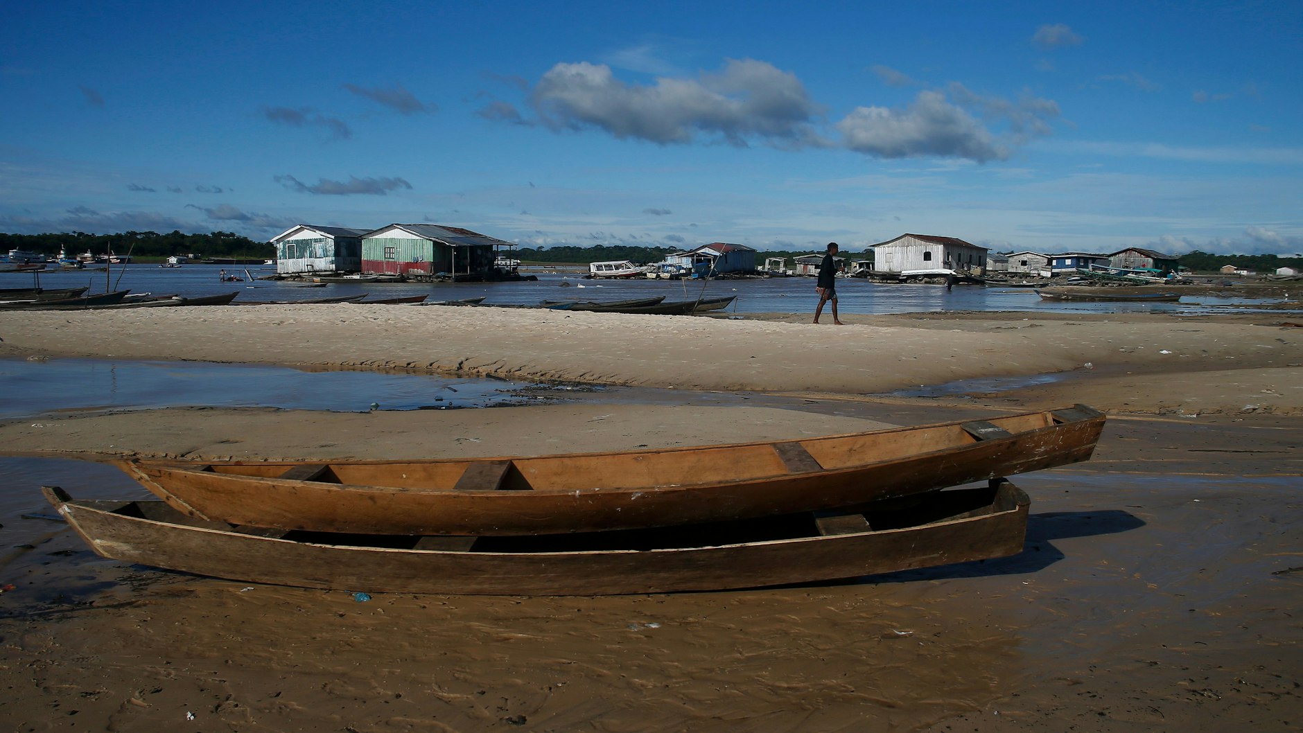 Ein von Dürre betroffenes Gebiet am Amazonas.