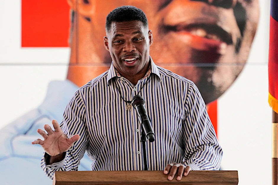 Herschel Walker, republikanischer Kandidat für den US-Senat, spricht während einer Wahlkampfveranstaltung in Dawsonville.  