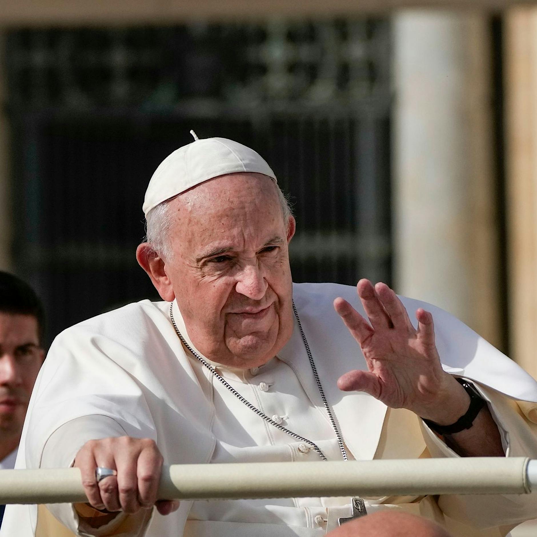 KI-Bild-Schöpfer erklärt: So kam es zum Papst-Fakefoto